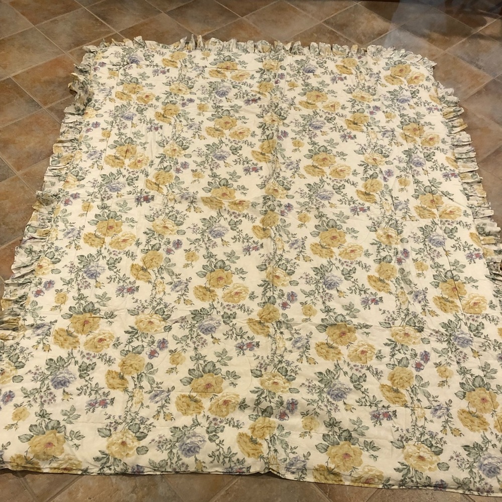 Single/twin bed blanket & eyelet mattress cover